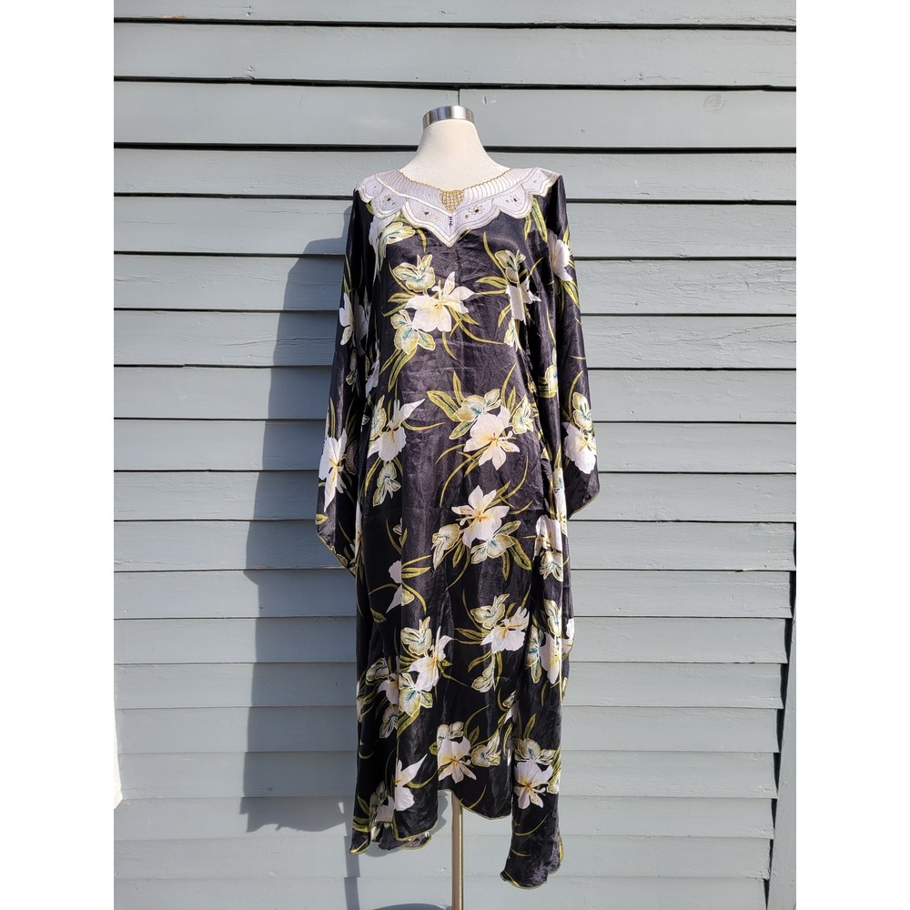 Vintage Handmade Kaftan Gown Black Floral Embroidered V-Neck Batwing Md